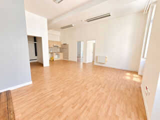  Appartement à louer 3 pièces 85 m²