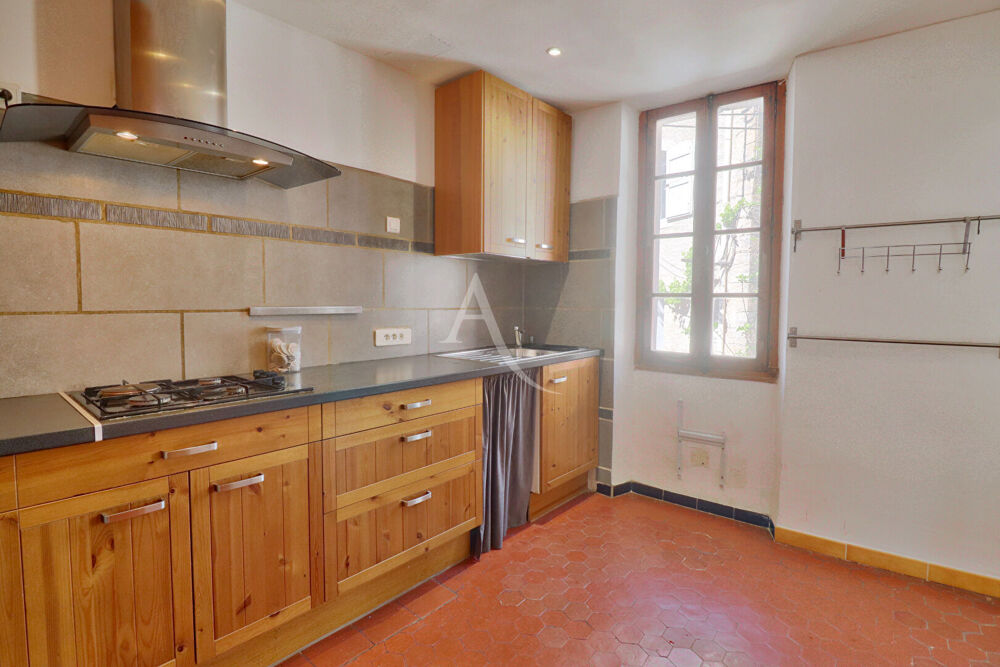 Vente Appartement APPARTEMENT TYPE 5 DE 134.56 M2 PLACE DE PARKING ET CAVES Vinon sur verdon