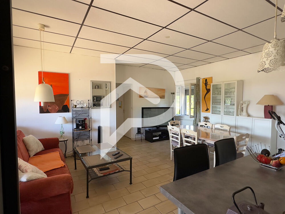 Maison de plain-pied 3 chambres, piscine à BOURGNAC