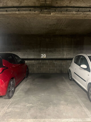  Parking / Garage à louer 
