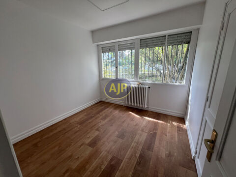   Local professionnel BORDEAUX CAUDERAN PROCHE MERIGNAC 107M² 