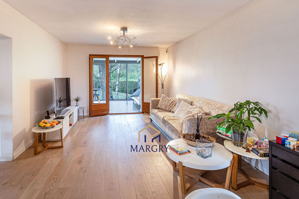 à vendre  Maison Cessy (01170)