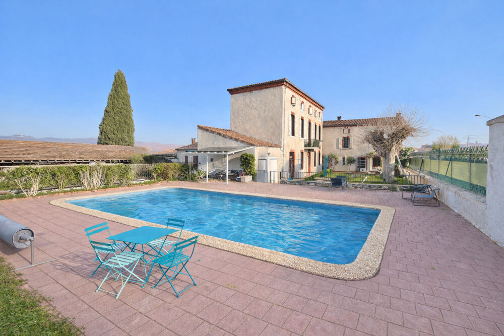 Maison de maître 308 m2 habitables à Saint Jean Du Falga