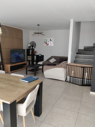  Maison à louer 5 pièces 110 m²
