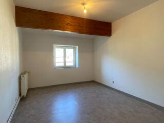  Appartement à louer 4 pièces 81 m²