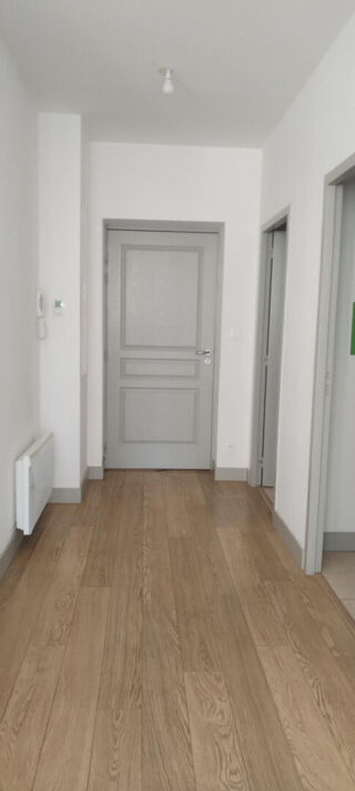  Appartement à louer 3 pièces 65 m²