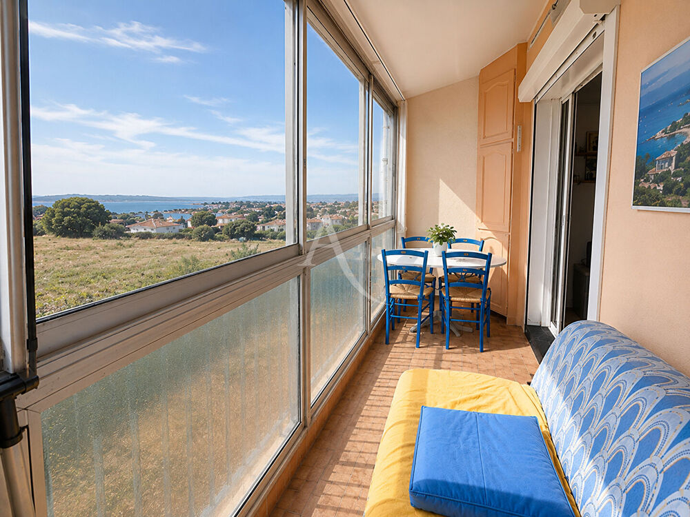 Charmant T2 meublé avec loggia et vue mer