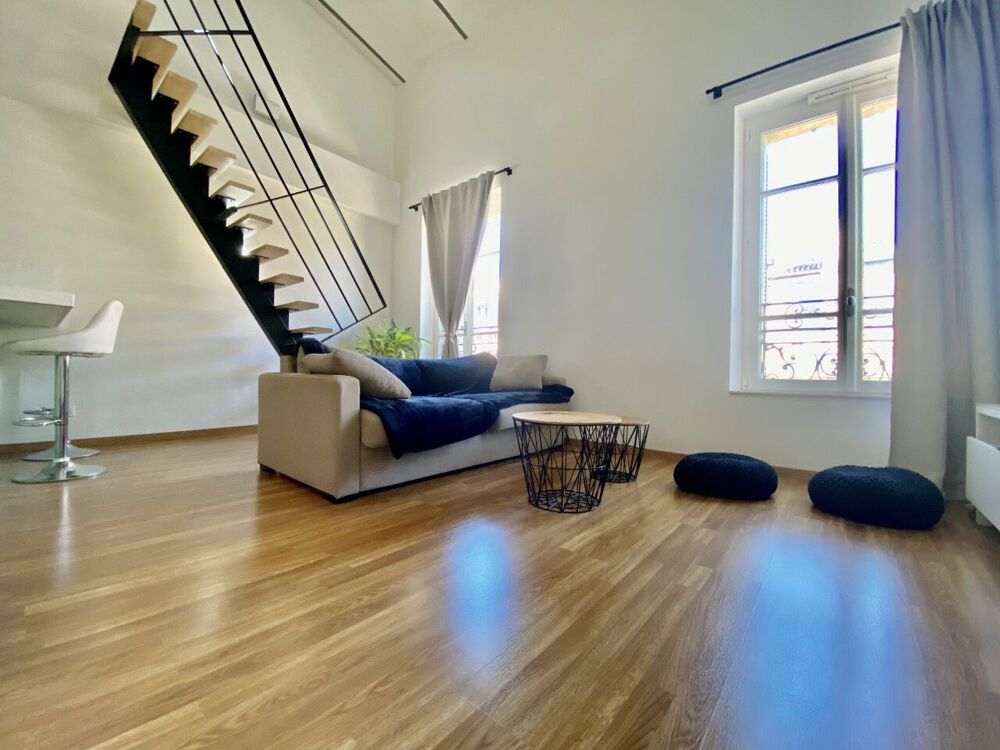 Location Appartement REPUBLIQUE 13002 - T2 duplex 50m² meublé avec clim réversible à louer Marseille 2