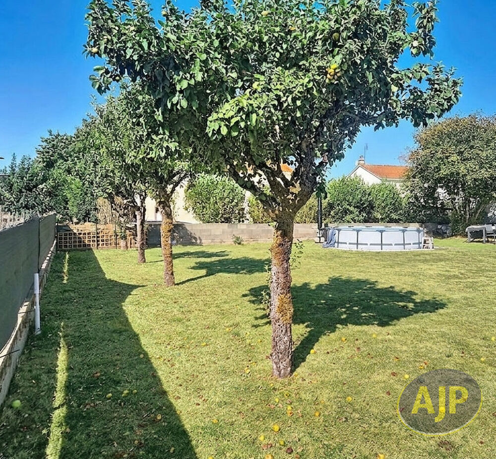 Vente Terrain Terrain Montaigu Vendee 300 m2 Montaigu vendee