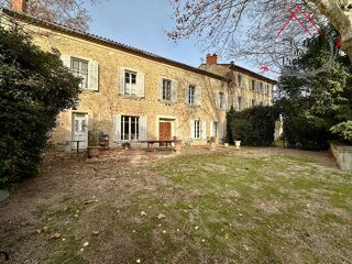  Villa � vendre 15 + pi�ces 768 m�