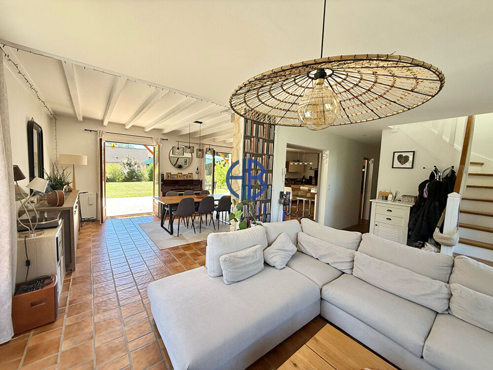 Vente Maison Maison 5 chambres de 169 m2 + sous-sol complet +piscine Chirens