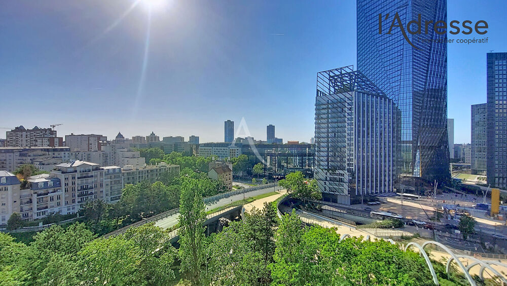 PUTEAUX / LA DEFENSE Studio de 28 m² avec cave et parking