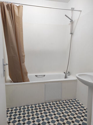  Immeuble � vendre 15 + pi�ces 300 m�