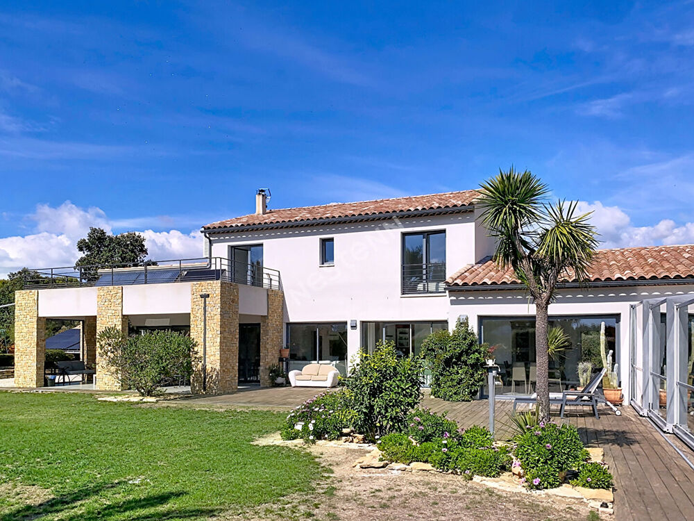 Maison d'architecte contemporaine, à La Cadiere D'Azur de 12 pièces de 280 m²