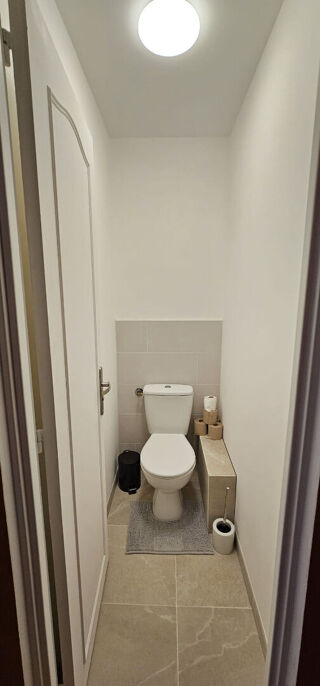  Appartement à louer 5 pièces 76 m²