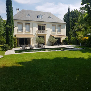  Villa à vendre 15 + pièces 500 m²