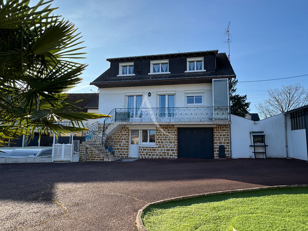 Maison 9 pièces 302 m² · à Villefranche sur Cher · 302 m² · 246 000 €