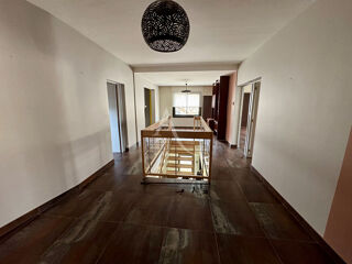  Maison  vendre 9 pices 330 m
