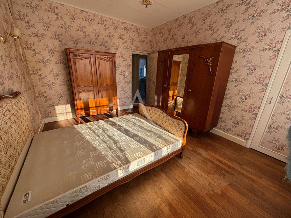 Vente Maison EN VENTE - SANCOINS - Maison 3 chambres, grandes dépendances. Sancoins