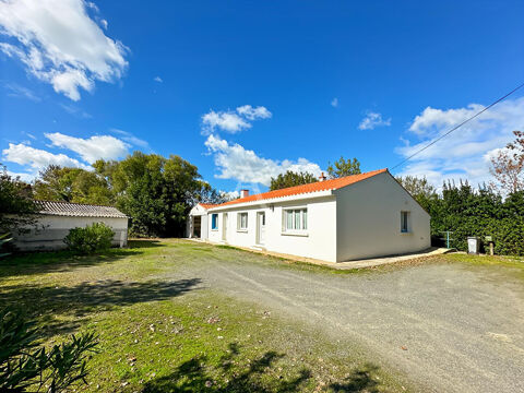   Ensemble immobilier - 1 maison + 1 long�re � r�nover + d�pendances Maison - 5 pi�ce(s) - 114 m�