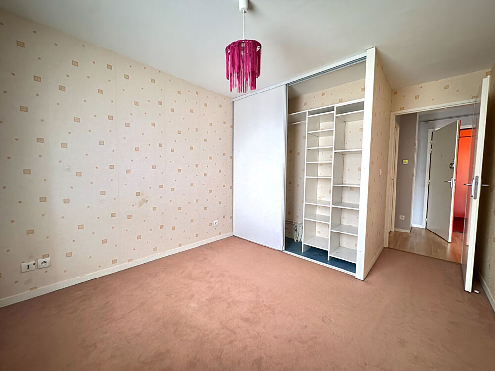 À VENDRE - Appartement T2 , 38 m² avec balcon, parking et cave