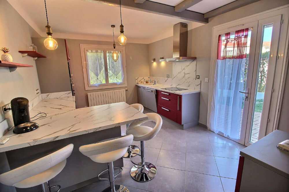 Vente Maison CABESTANY - VILLA 3 FACES DE TYPE F6/7 AU CENTRE SUR TERRAIN PISCINABLE. Cabestany
