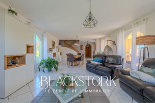  Maison � vendre 7 pi�ces 214 m�