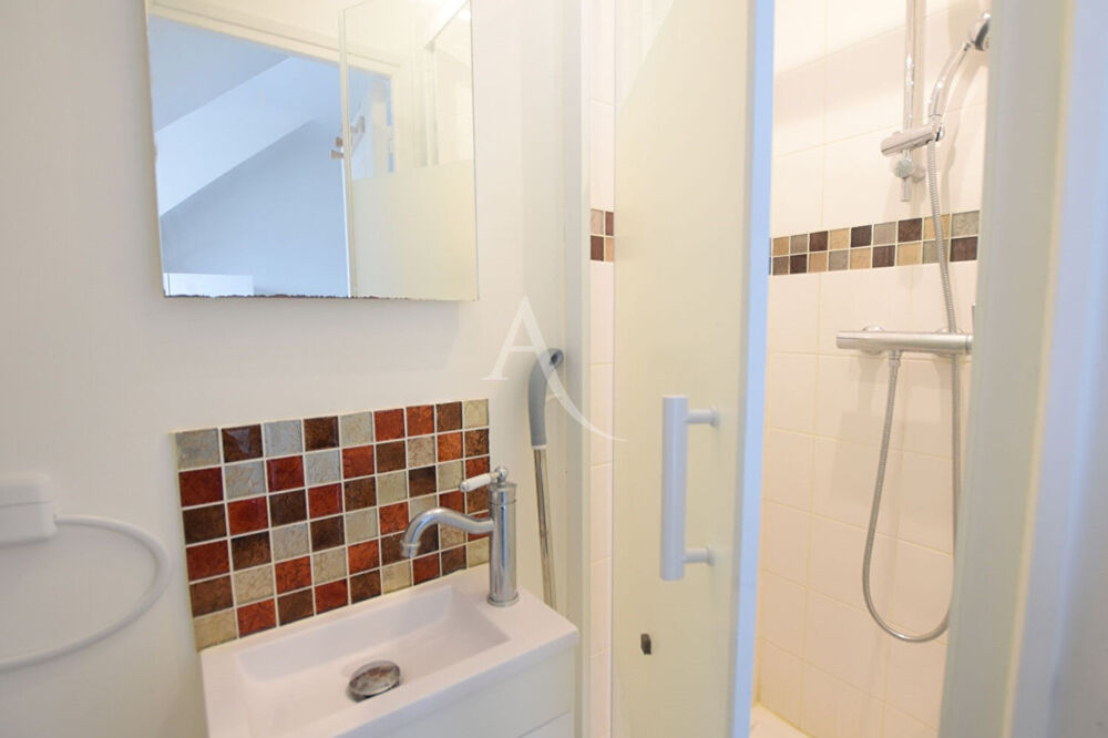 Vente Appartement STUDIO PARFAIT INVESTISSEMENT LOCATIF ! Courbevoie