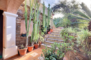  Maison à vendre 8 pièces 251 m²