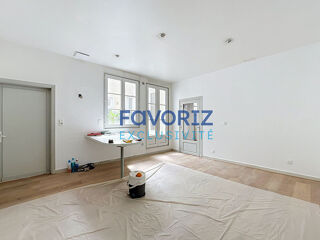  Appartement à louer 4 pièces 156 m²