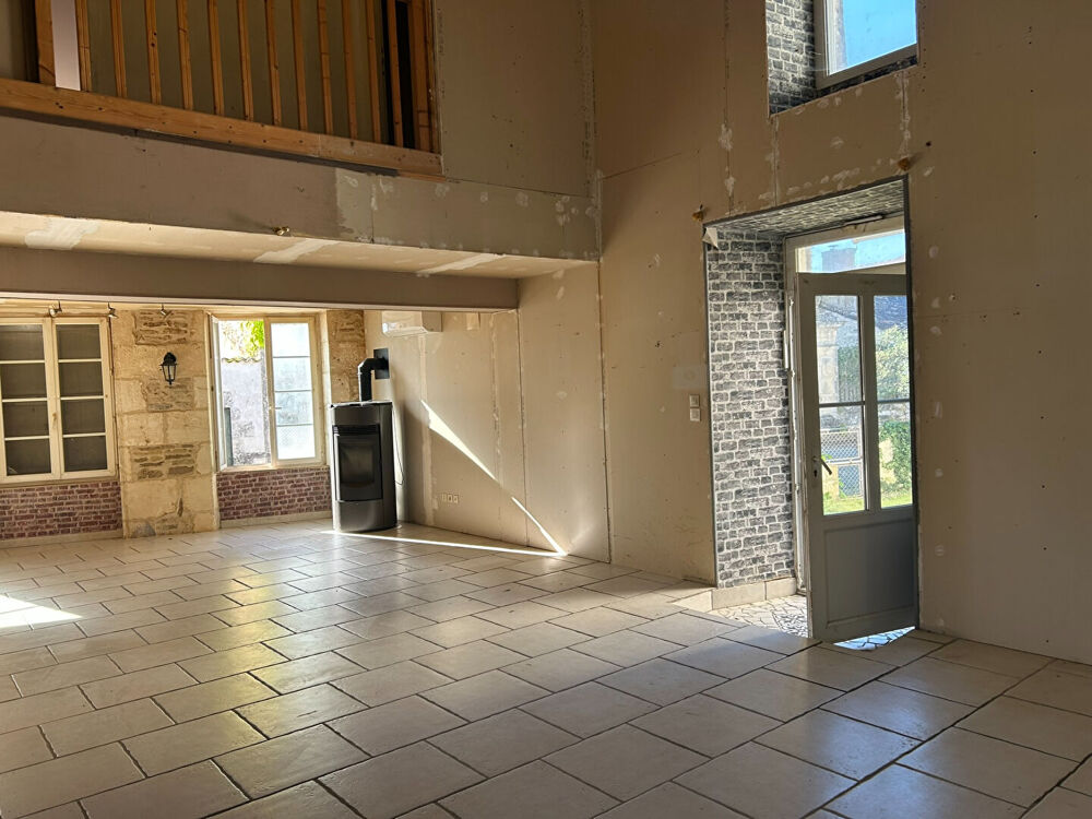 Vente Maison Maison de caractère à finir de rénover avec dépendances Mazeray