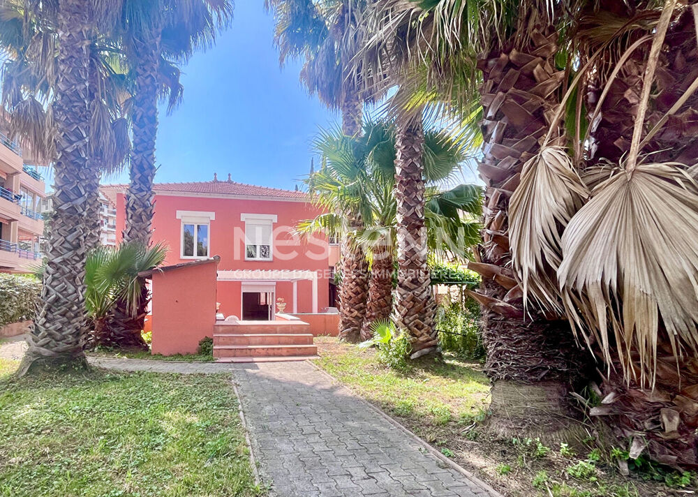 PROXIMITE DU CENTRE VILLE - VILLA AVEC JARDIN - 4 - 5 CHAMBRES
