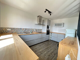  Appartement à louer 3 pièces 76 m²