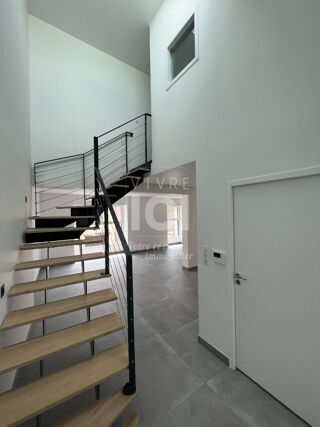  Appartement à louer 4 pièces 88 m²