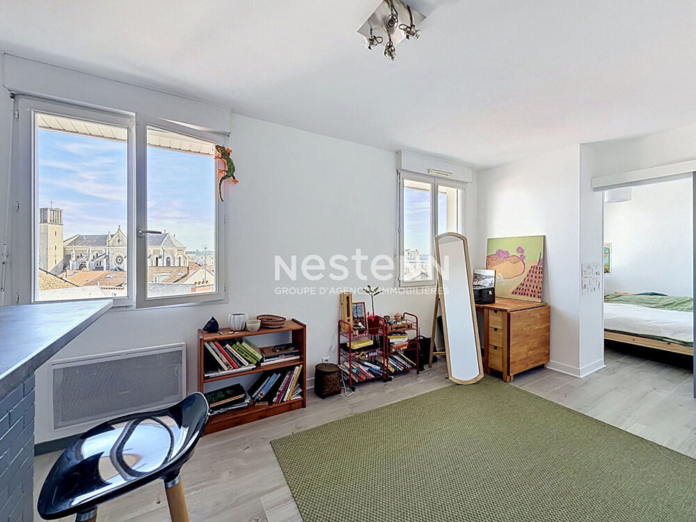 Appartement T1 à vendre à Limoges - Place Denis Dussoubs - 4ème étage avec ascenseur - parking privatif