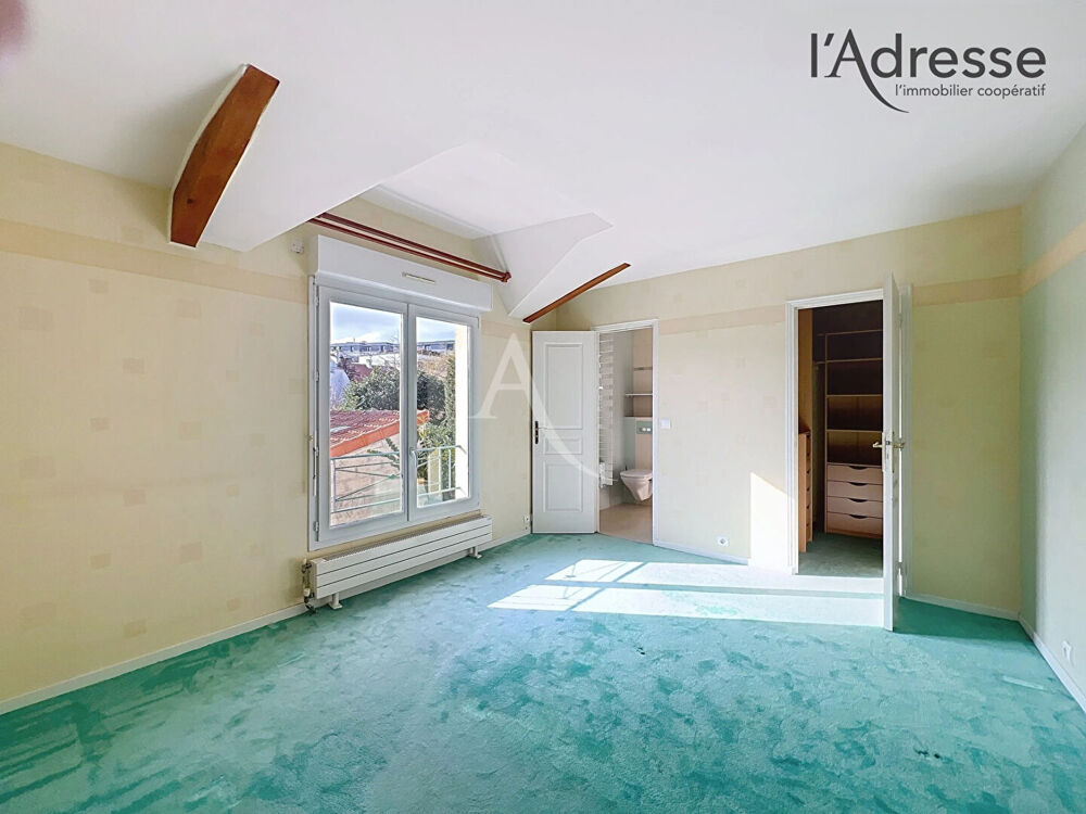 Vente Maison Maison Suresnes - 7 pièce(s) , 5 chambres de 149m² et  299m² de terrain Suresnes