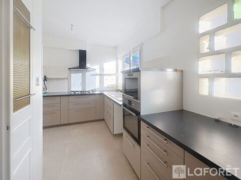  Appartement  louer 4 pices 121 m