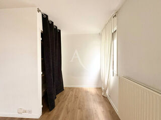  Appartement à louer 1 pièce 32 m²