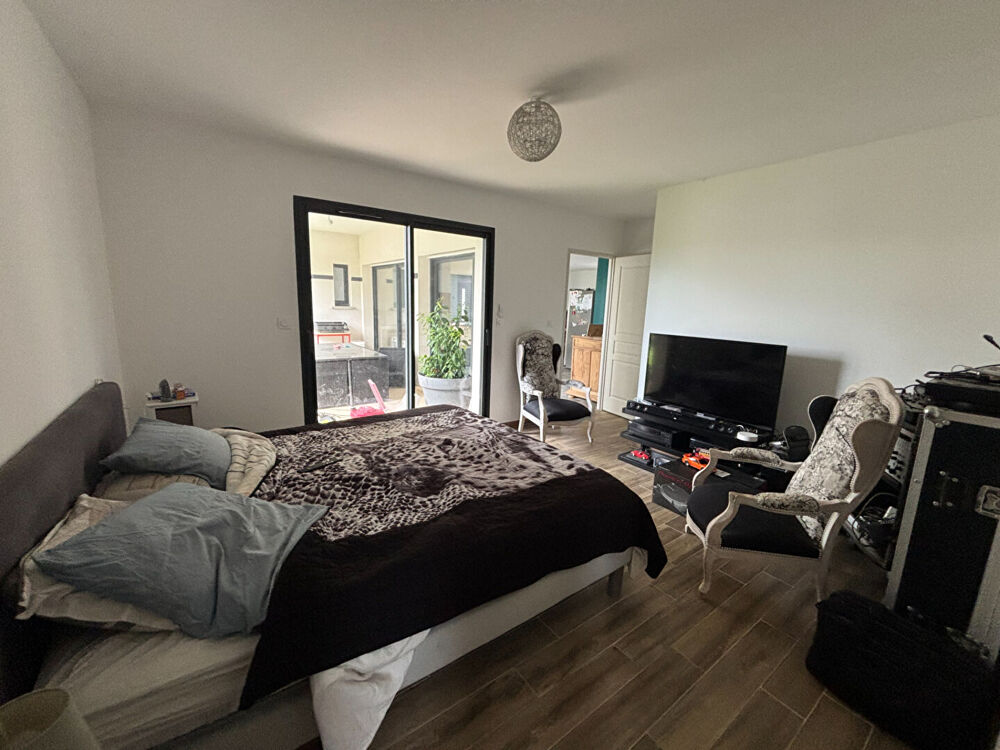 Vente Maison Magnifique villa avec piscine et double garage Montpon menesterol