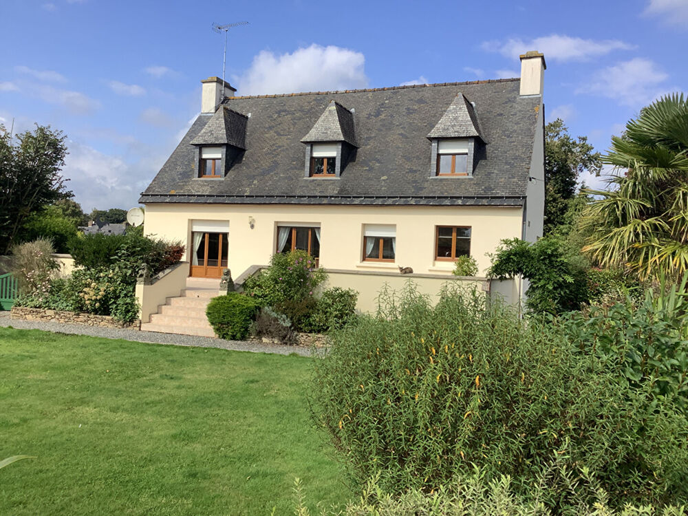 COTES D'ARMOR - Maison de ville Plouguenast Langast 8 pièce(s) 152 m2, Superbe état .