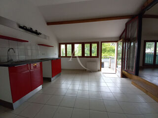  Appartement à louer 4 pièces 87 m²