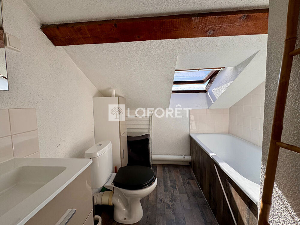 GRENOBLE - STUDIO MANSARDÉ 22M² AU SOL - VENDU MEUBLÉ