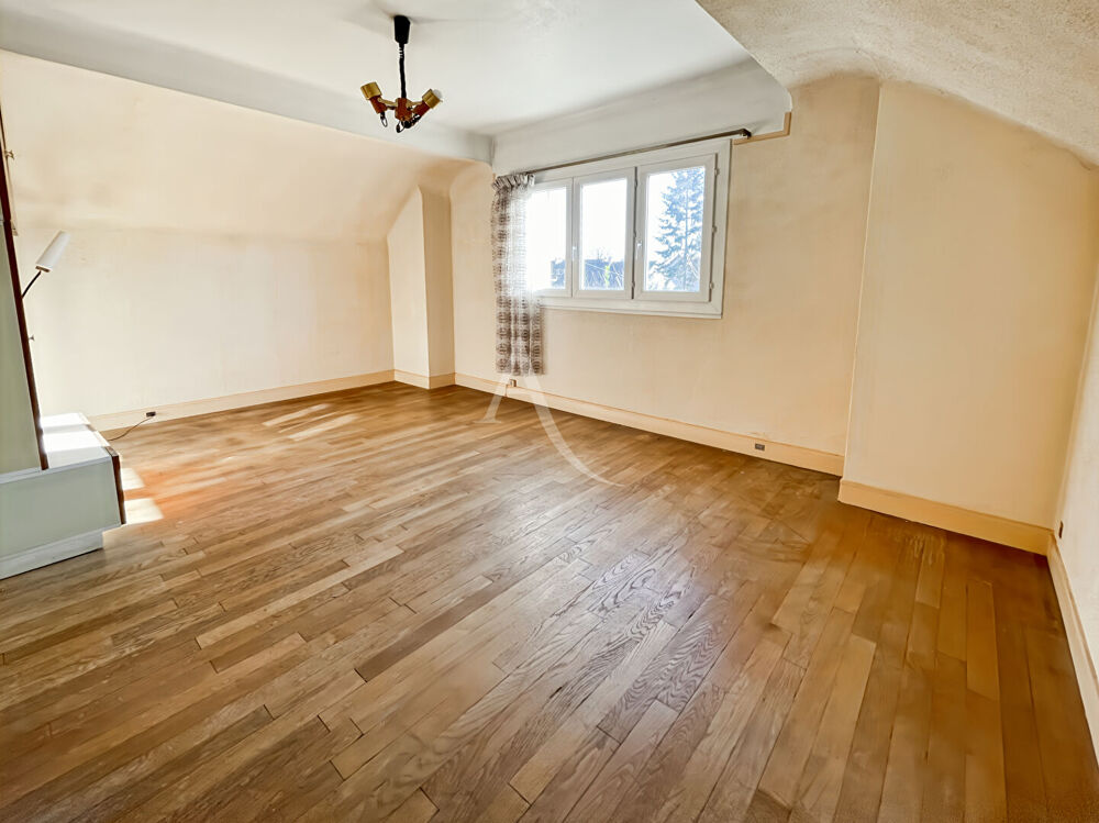 Maison 6 pièces 113 m² · à Sainte Genevieve des Bois · 113 m² · 325 000 €