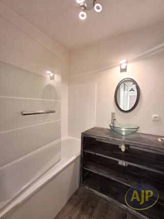  Appartement à louer 3 pièces 61 m²