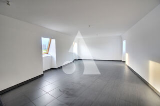  Appartement à louer 3 pièces 78 m²