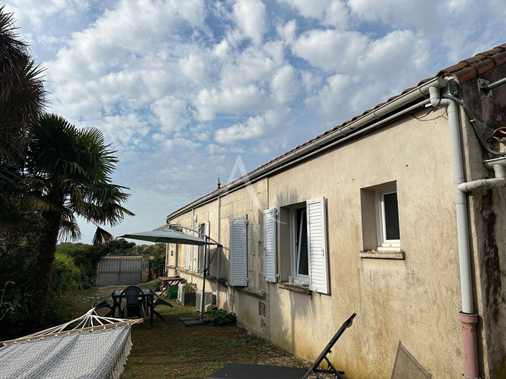 Vente Maison ROCHEFORT - MAISON DE CHARME AVEC MEZZANINE, GRAND TERRAIN ET DÉPENDANCES Rochefort
