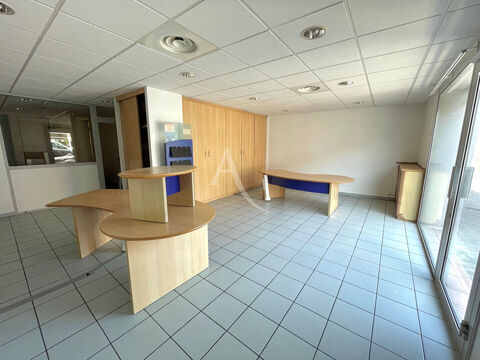   Local professionnel de 70m² L'Isle-Jourdain centre 
