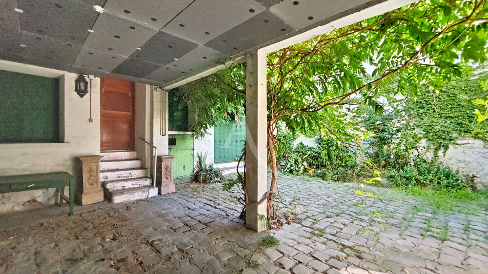 Maison de caractère - Ancien corps de ferme rénové - Nombreux espaces - Cour, préau et caves - 7 pièce(s) 195,12 m2