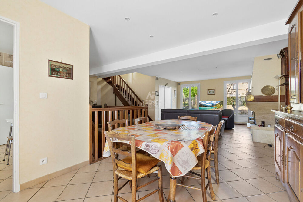 Maison 8 pièces 181 m² · à Fourqueux · 181 m² · 845 000 €