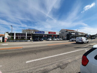  Immeuble � vendre 1084 m�